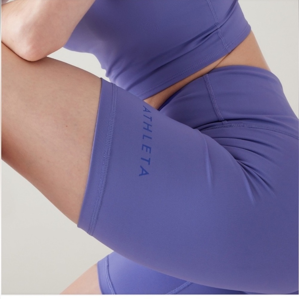 Athleta Elation Train Logo 7" Short